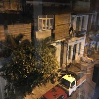 窓の外は思いっきり旧市街だけど静かでした