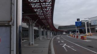 レンタカーの迎えの車を待つ所がわかりにくい