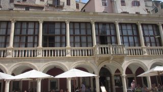 見ごたえのある美しい建物です