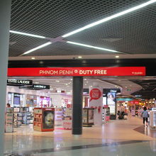 空港内の免税店