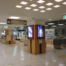 同じ階には観光案内所もあった。