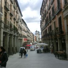 マヨール広場を南行ったところに乗り場がある