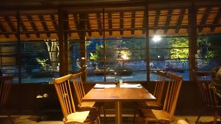 雰囲気良く大人の空間