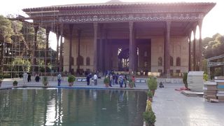 静かな宮殿と庭園