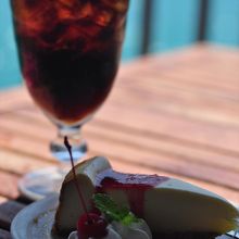 チーズケーキ5＄とアイスコーヒー