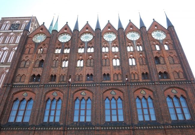 ハンザ都市の誇りを感じさせる重厚感