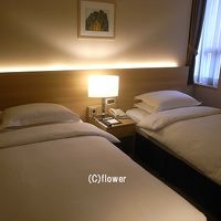 コーナー部屋の窓は小さい