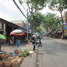 デタム通りを入ったところ〜