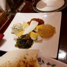 メゼ（惣菜）のもりあわせ　1000円