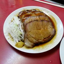 焼き豚ハーフ　600円　有名なチャーシュー