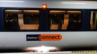 朝は普通の通勤電車でした