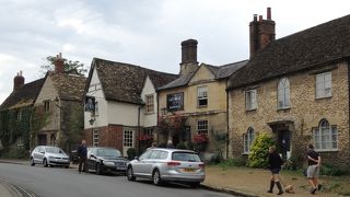 コッツウォルズの中のレイコックはハリーポッターの撮影に使われた村です。