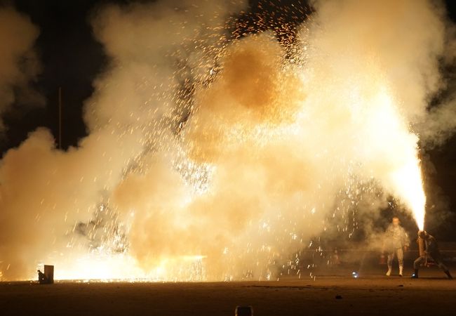 東三河に伝わる伝統の手筒花火の祭り