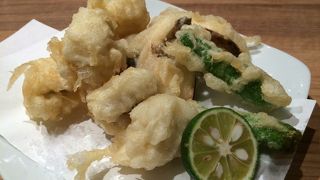 ボリューム大の蕎麦とお酒