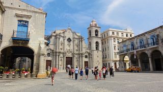 必ず訪れたい場所