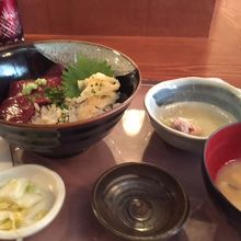 この日は、かつお丼でした。