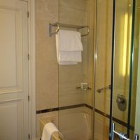 シャワーブースもあり割とゆったりしている