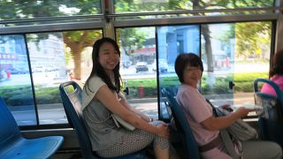 市内のバス　１元ないし、２元で乗れる　本数も多い