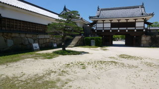 周囲の石垣や櫓群が素晴らしい！