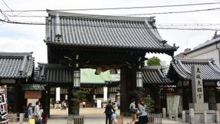 地元の人から愛されている大阪天満宮