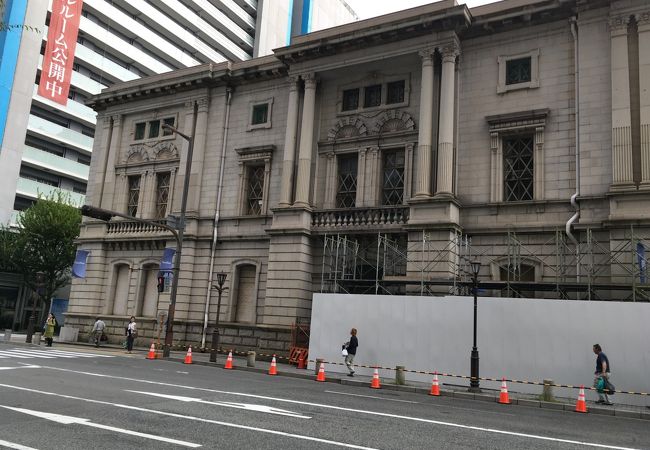 ファミリアホール (旧三菱銀行神戸支店) 