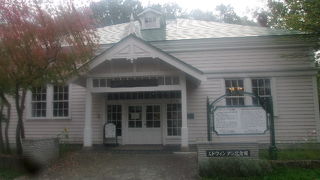 氏の偉業が絵画を通じて経年的に学べます