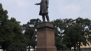 プーシキン像