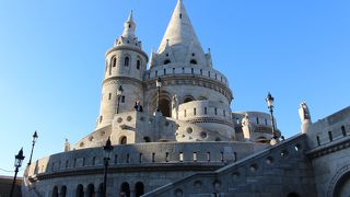 とんがり屋根が印象的