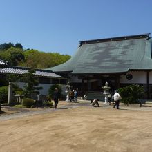 別所公をお祀りした法界寺