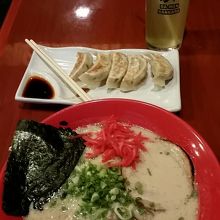 ラーメンとぎょうざ。まあまあ