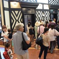 収容人員に比べてエレベーターが少ないです。