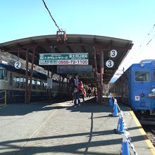 トーマスの電車なども走っていて楽しげです。