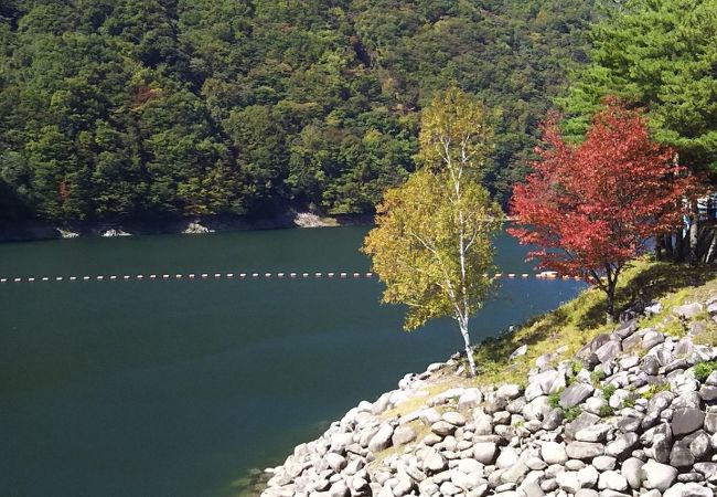 雁坂みち沿いの広瀬ダム