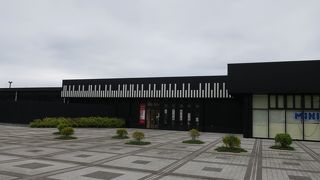 広くてきれいなサービスエリア