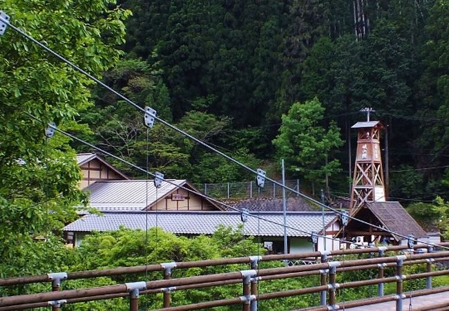 渓谷、吊橋、鉱山遺構等ウォーキングも