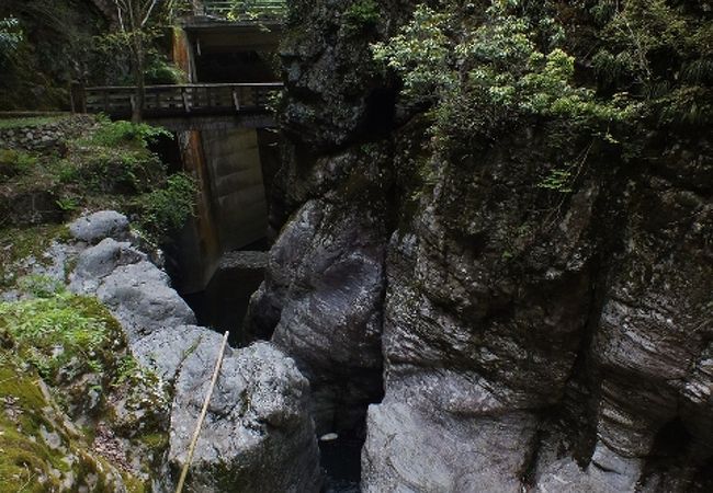 砥部に意外な深い峡谷