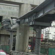 ベーリング駅から工事が進んでいます。国道３号線に沿っています