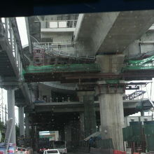 ベーリング駅の南の工事です。ＢＴＳの延長線上に造られています