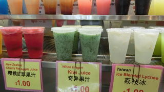 1ドルで美味しいジュースが飲める店あり
