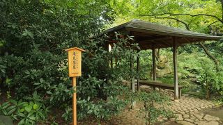 簡素な東屋、でも眺めはいい