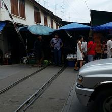 市場の入口です