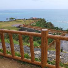 突端まで綺麗に囲われています。