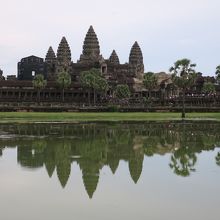 昼間のアンコールワット