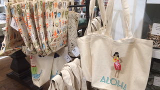 ハワイらしいエコバッグもあります
