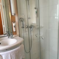 シャワーは水漏れ必至