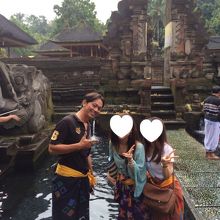 ティルタ・エンプル寺院