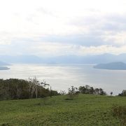 美幌峠とは違う角度で、屈斜路湖がよく見えます。
