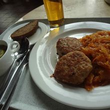 アップルジューズとハンバーグ