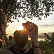 人の波をかきわけて写真を撮ろう