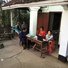 途中にある料金徴収所